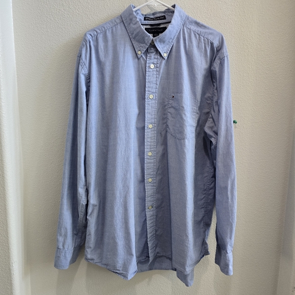 Tommy Hilfiger light blue long sleeved button up shirt size XL - Picture 1 of 3